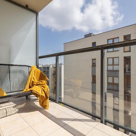 Przytulny Apartament Na Wroclawskiej Z Parkingiem W Krakowie By Noclegi Renters Exterior foto